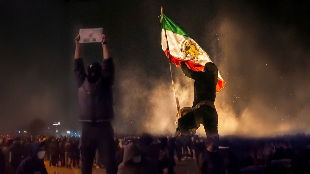 The Transition Triangle (3): The People, the Base of the Transition Triangle; the Force That Begins the Revolution, Legitimises the Transition and Chooses the Future